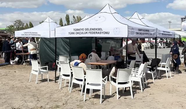 Geleneksel okçulukta Celaleddin Karatay Menzil Türkiye Şampiyonası Konya'da başladı