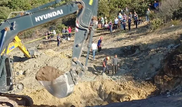 Göçük altında kalan 2 kişi hayatını kaybetti