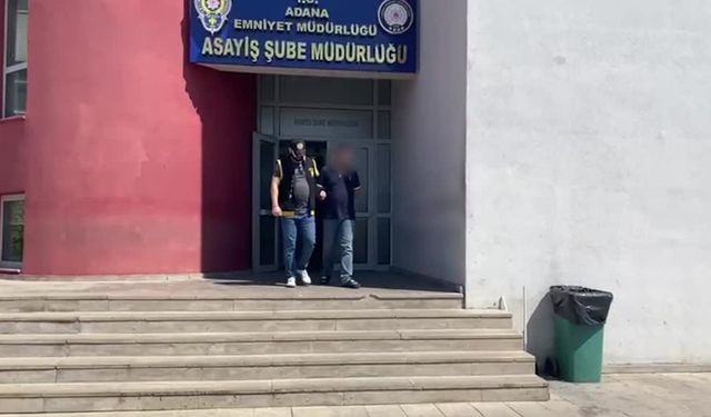 Kendilerini polis olarak tanıtıp dolandırıcılık yapan 2 zanlı tutuklandı