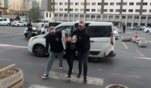 Kız öğrenci yurdunda eşyalara zarar verdiği belirlenen 4 zanlı yakalandı