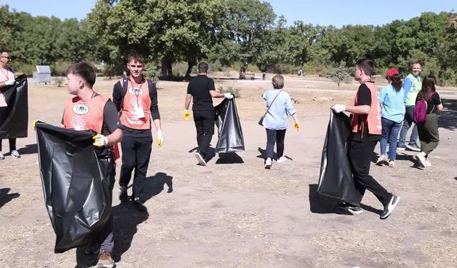 Öğrenciler çevre temizliği yaptı