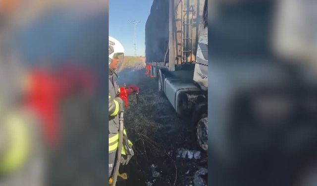 Saman yüklü tırda çıkan yangın söndürüldü