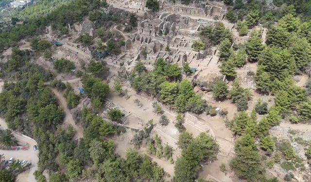 Syedra Antik Kenti'nde 1800 yıllık stadyum gün yüzüne çıkarıldı