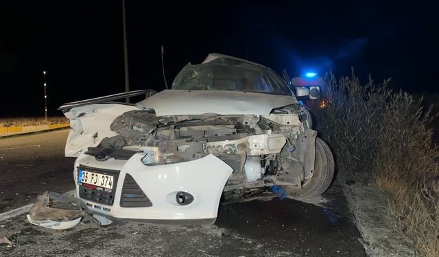 Tırla çarpışan otomobildeki 1 kişi öldü, 1 kişi yaralandı