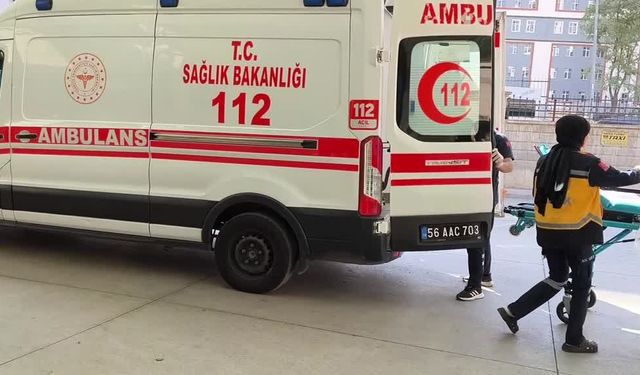 Siirt’te traktör devrildi: 1 ölü, 2 yaralı