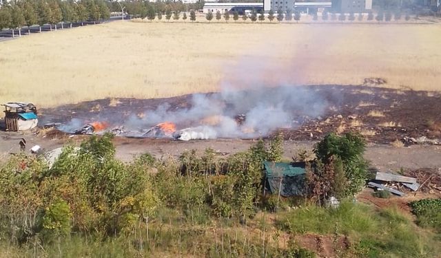 Diyarbakır’da boş arazide çıkan anız yangını paniğe neden oldu