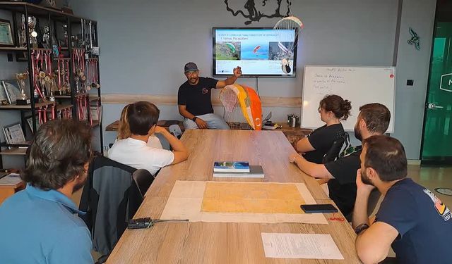 Yamaç paraşütü pilot adayları Kırantepe'de eğitim alıyor