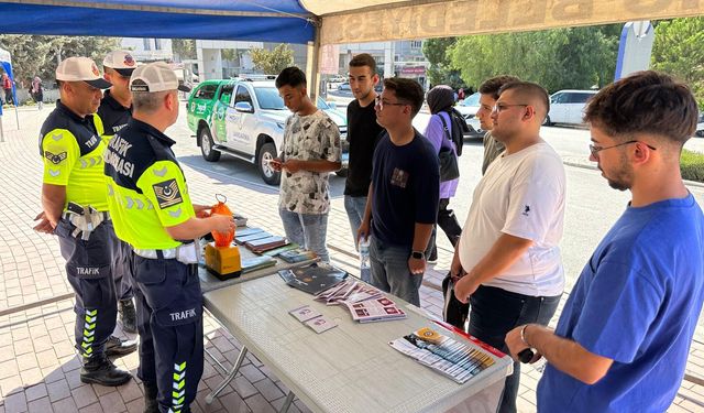 Üniversite öğrencileri jandarma ekiplerince bilgilendirildi