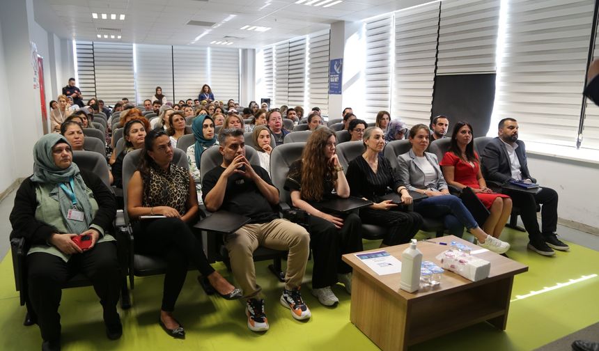 Diyarbakır'da Dünya Kalp Günü dolayısıyla sağlık çalışanlarına eğitim verildi