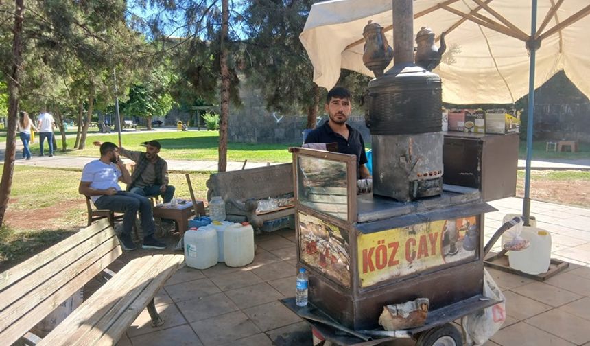 Közde Demlediği Çay Diyarbakırlıların Vazgeçilmezi Oldu