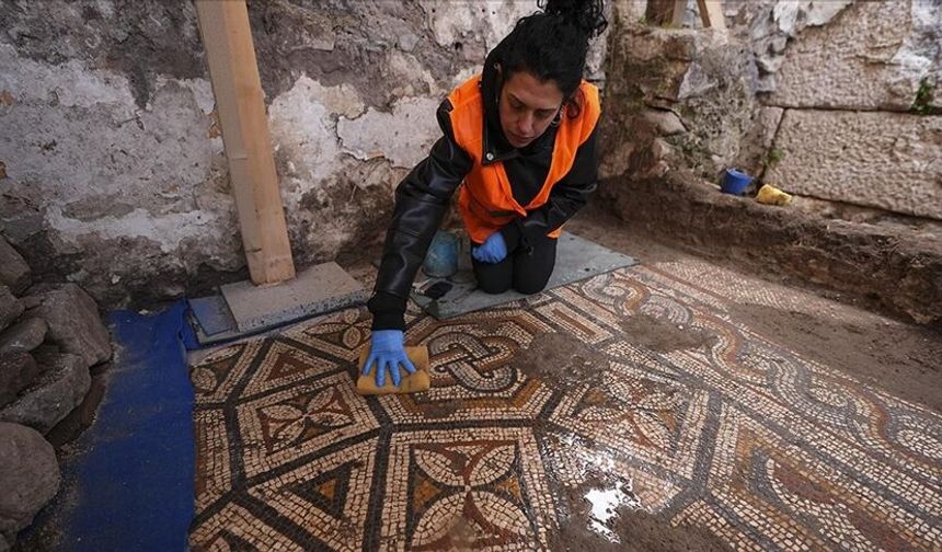 Kem gözlere karşı 'Süleyman düğümü' motifli mozaikli oda keşfedildi