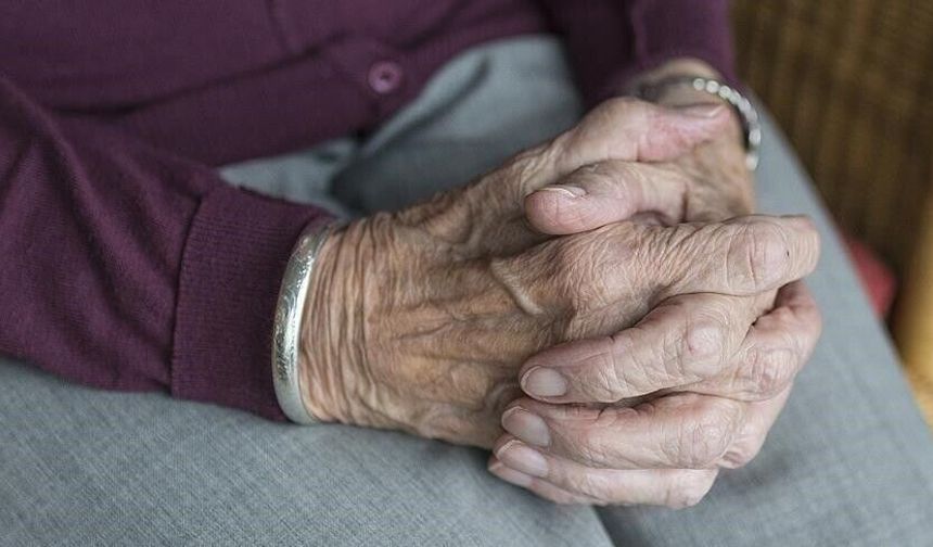 Alzheimer belirtilerine kişilik ve davranış değişikliğide eklendi