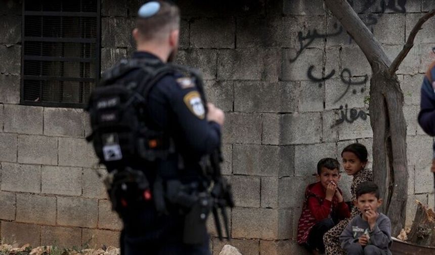 İşgalci İsrailliler Nablus'ta dini mekanlara baskın düzenledi