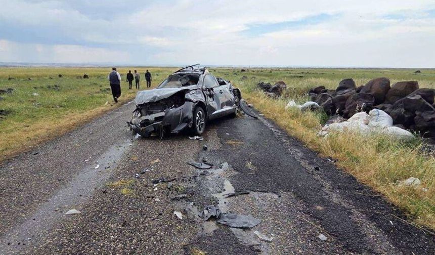 Diyarbakır'da takla atan otomobildeki 1 kişi öldü, 3 kişi yaralandı