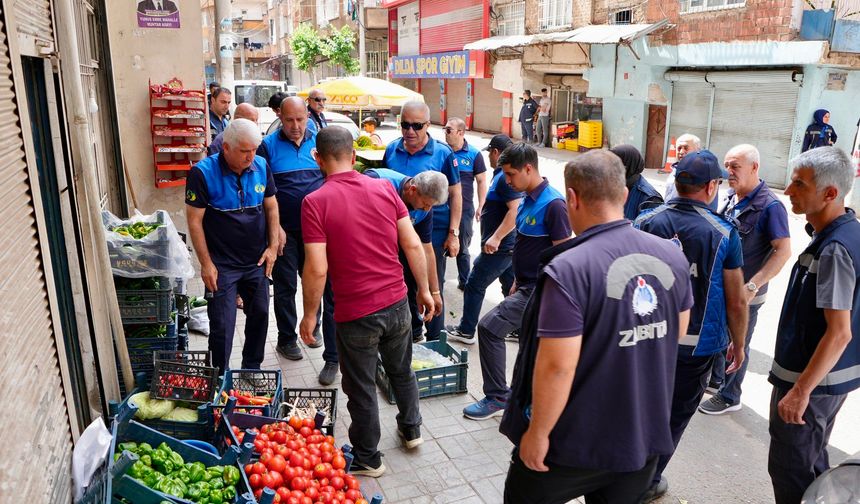 Bağlar'da temizlik ve denetimler aralıksız sürüyor
