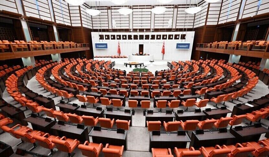 TBMM'de Emniyet Teşkilatına ve basına yönelik düzenlemeleri içeren kanun teklifi görüşülecek