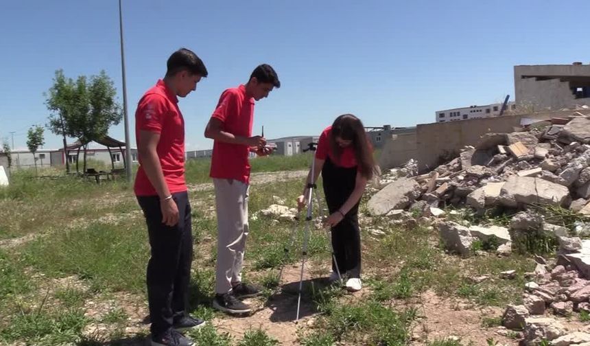 Gaziantep'te deprem acısı yaşayan öğrenci, Batman'da umut sistemi geliştirdi