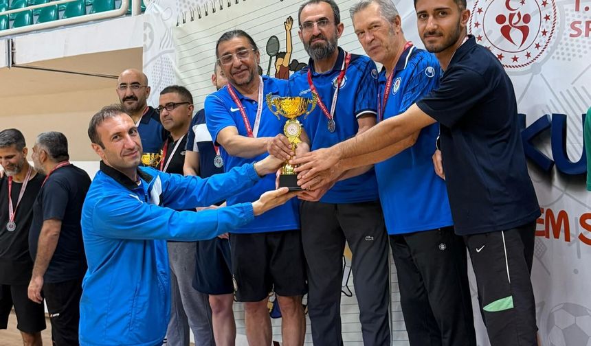 Dicle Üniversitesi Masa Tenisinde Zirveye Çıktı