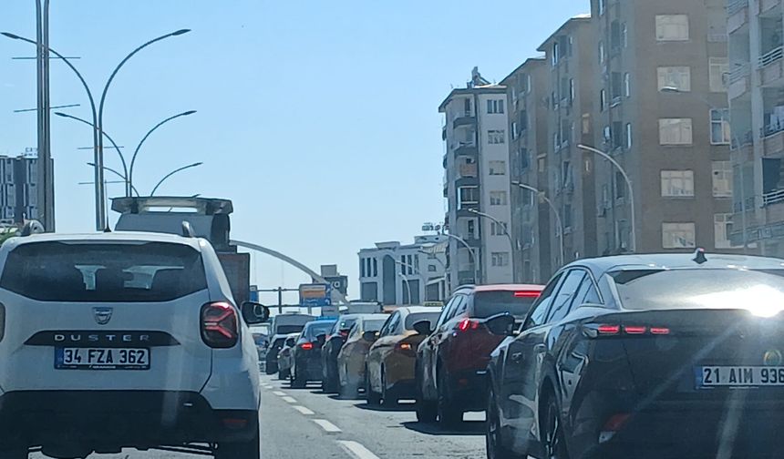 Trafik Çilesi Diyarbakırlıların Vazgeçilmez Çilesi Haline Geldi