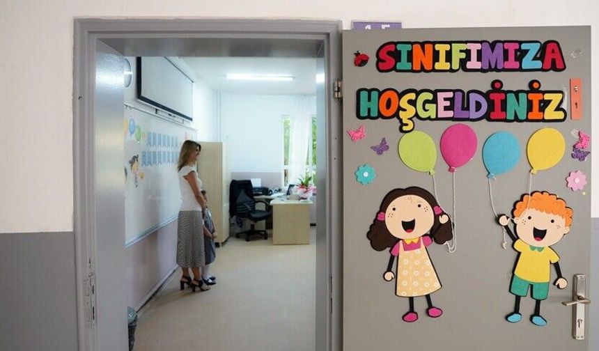 Öğretmenlerin mazerete bağlı yer değiştirme başvuru duyurusunu yayımladı