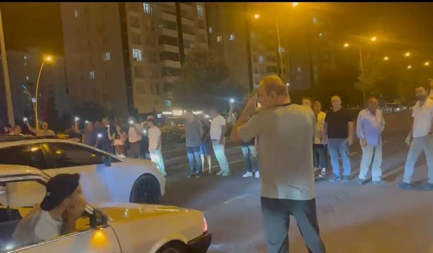 Diyarbakır'da Ölümlü Kazaların Ardından Vatandaşlar Yolu Trafiğe Kapattı