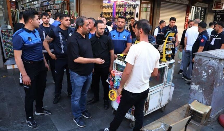 Sur'da kaldırım işgali denetimi