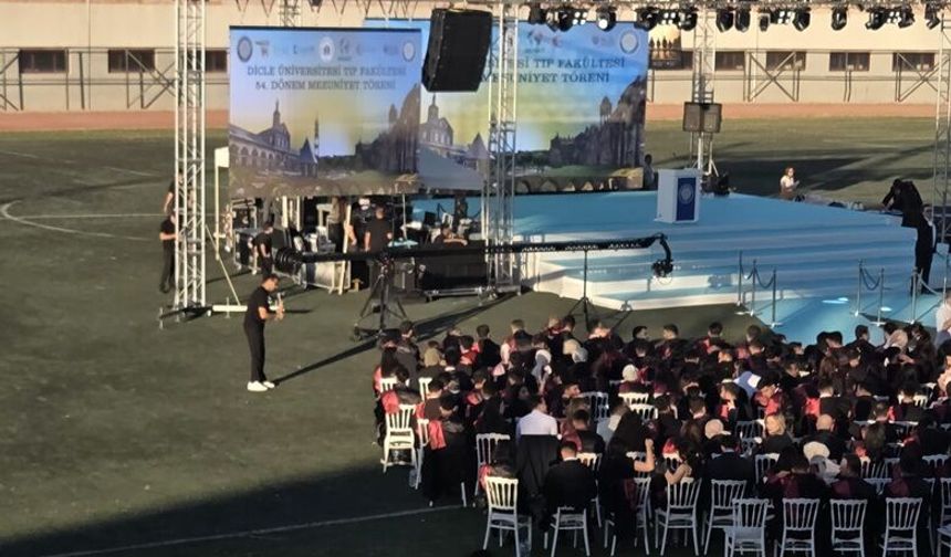 Dicle Üniversitesi Tıp Fakültesi'nde 304 Yeni Doktor Mezun Oldu