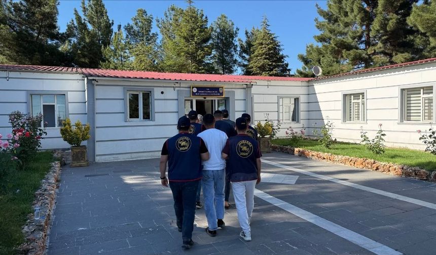 Diyarbakır'da çeşitli suçlardan aranan 152 kişi yakalandı