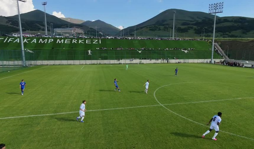 Erzurumspor FK hazırlık maçında Çaykur Rizespor ile berabere kaldı