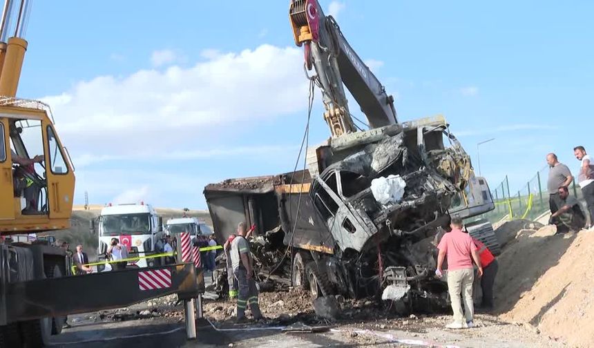 Ankara'da Feci Kaza: Freni Patlayan Hafriyat Kamyonu Can Aldı