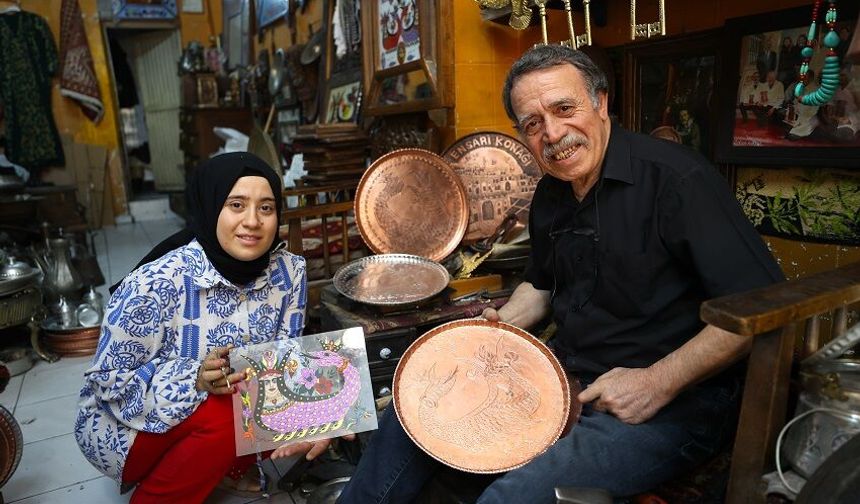 Mezopotamya'nın zengin kültürünü aynı atölyede baba bakıra, kızı cama işliyor