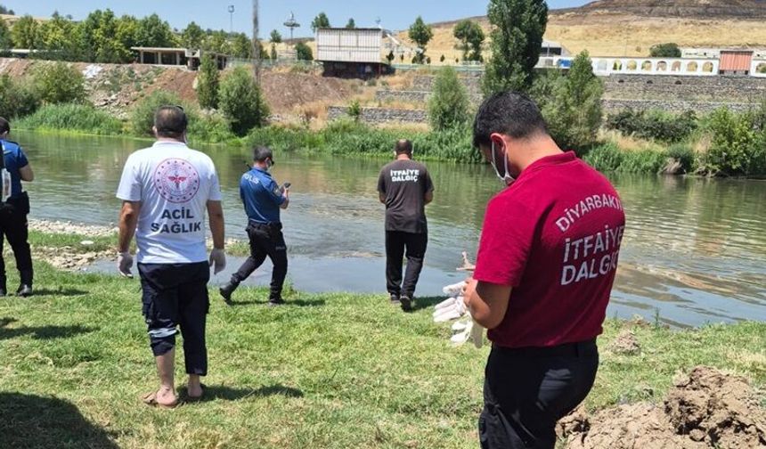 Dicle Nehrinde Erkek Cesedi Bulundu