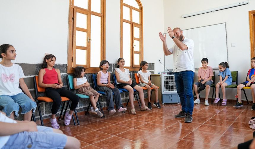 Sur’da Çocuklar Drama ve Pandomim Atölyesinde Hem Eğlendi Hem Öğrendi
