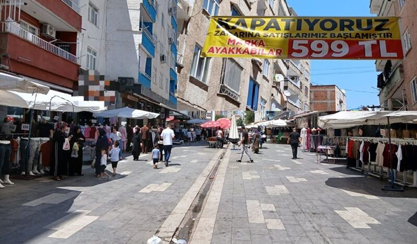 Diyarbakır'da Bitmeyen "Kapatıyoruz" İlanlarına Vatandaş Tepkisi