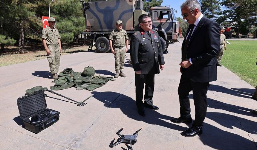 Mardin Valisi Akkoyun, Korgeneral Hulusi Sayın Kışlası'nı ziyaret etti