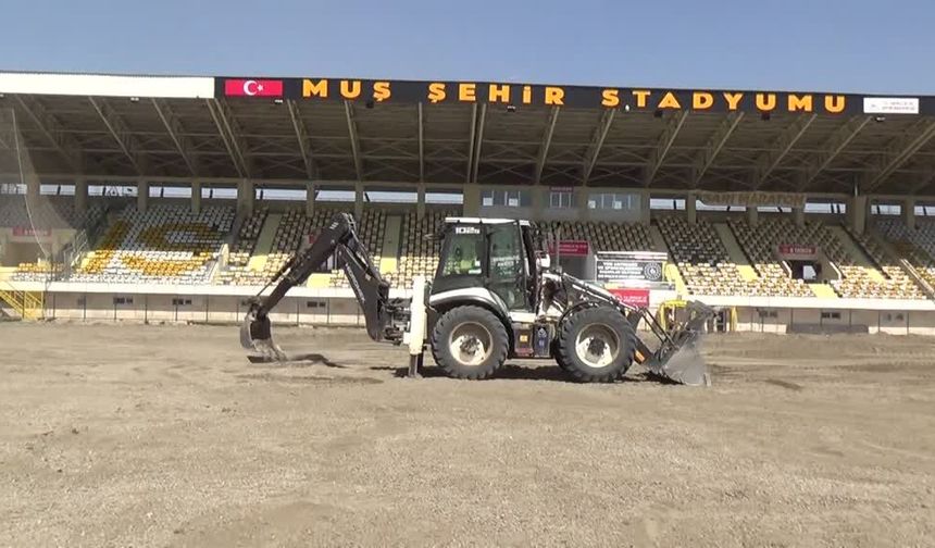 Muş Şehir Stadı yeni yüzüyle gece maçlarına hazırlanıyor