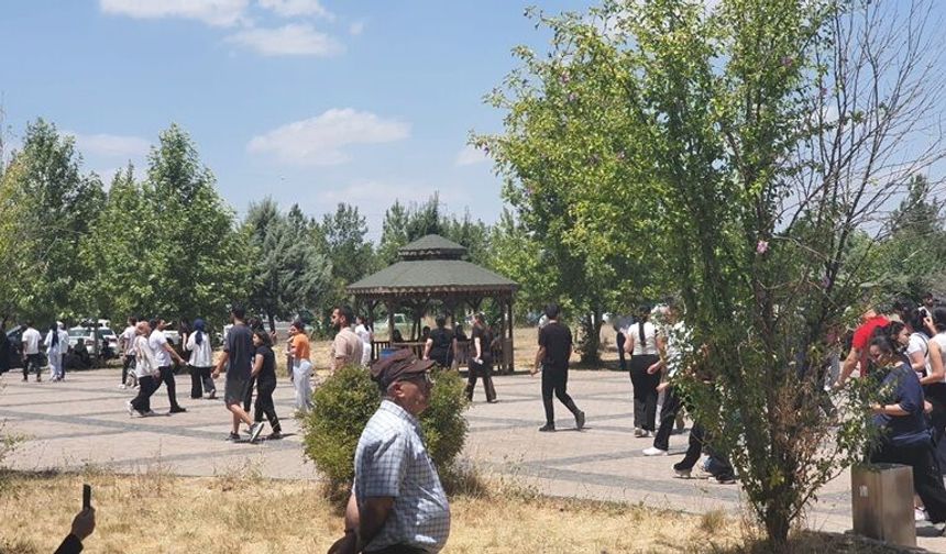 Diyarbakır'da Öğretmen Adayları Saat 14.45'te Yeniden Sınavda!