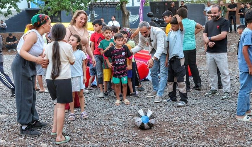 Kayapınar Belediyesi’nden İki Farklı Mahallede Eş Zamanlı Coşku
