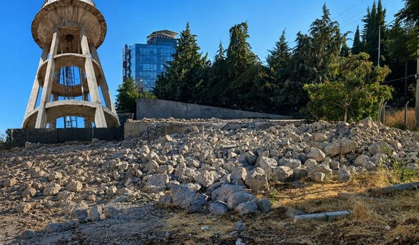 Tehlike Oluşturan Su Kulesine Neşter Vuruldu