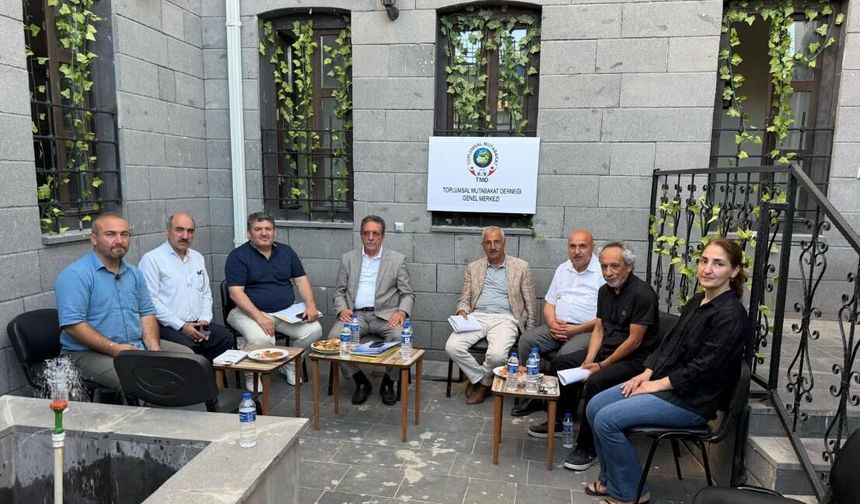 Şimşek: Kürdler, entegrasyonla Laz veya Kızılderili yapılamaz