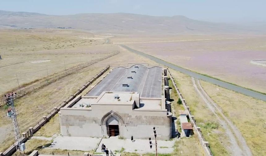 800 yıllık kervansaray bugün turistleri ağırlıyor
