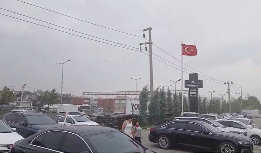 Diyarbakır’da Toz Bulutu ve Şiddetli Fırtına Hayatı Felç Etti