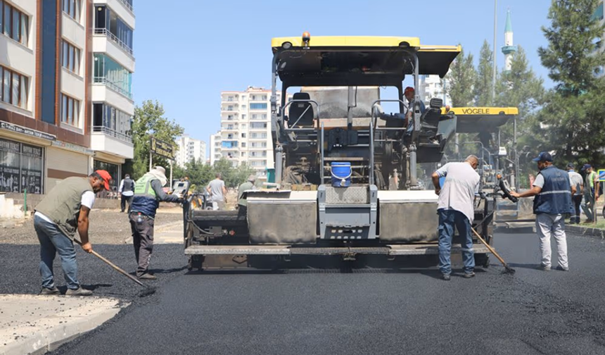 Kayapınar’da 6 Cadde İçin 42 Bin Tonluk Asfalt Mesaisi