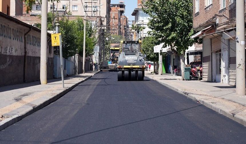 Bağlar’da yıllardır beklenen asfalt çalışması tamamlandı