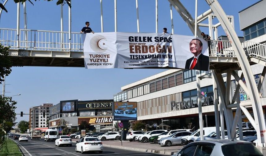 AK Parti Batman Gençlik Kollarından Cumhurbaşkanı Erdoğan'a pankartla teşekkür