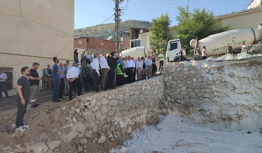 Çelikhan'da yeni yapılacak caminin temeli atıldı