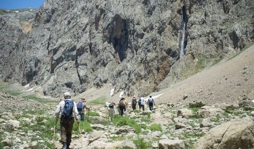 Tunceli'de dağcılık faaliyetleri doğa tutkunlarına yeni rotaların kapısını aralıyor