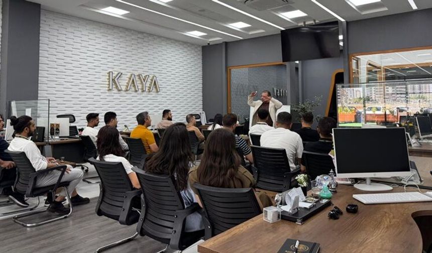 Dicle Üniversitesi DÜSEM'den Bir Yılda Yaklaşık 3 Bin Kişiye Eğitim Desteği