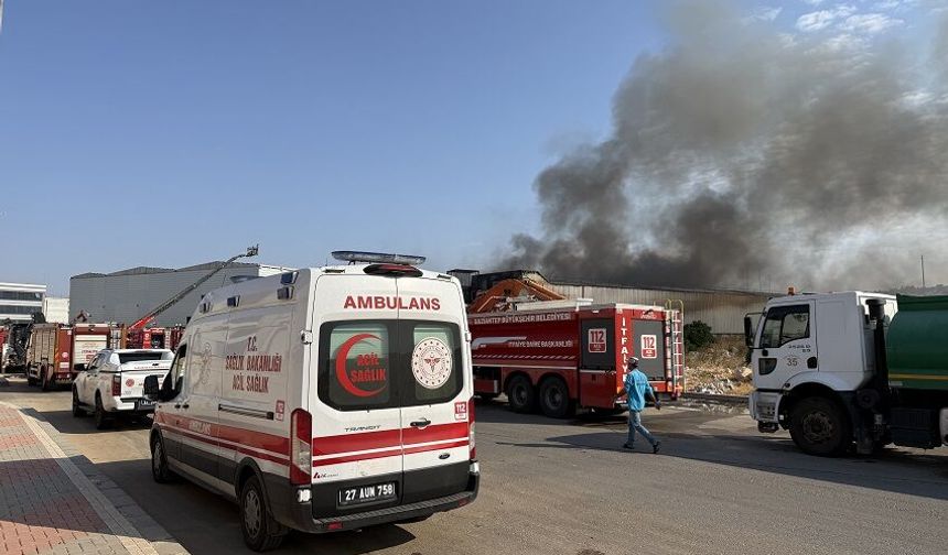 Elyaf fabrikasında çıkan yangın söndürüldü