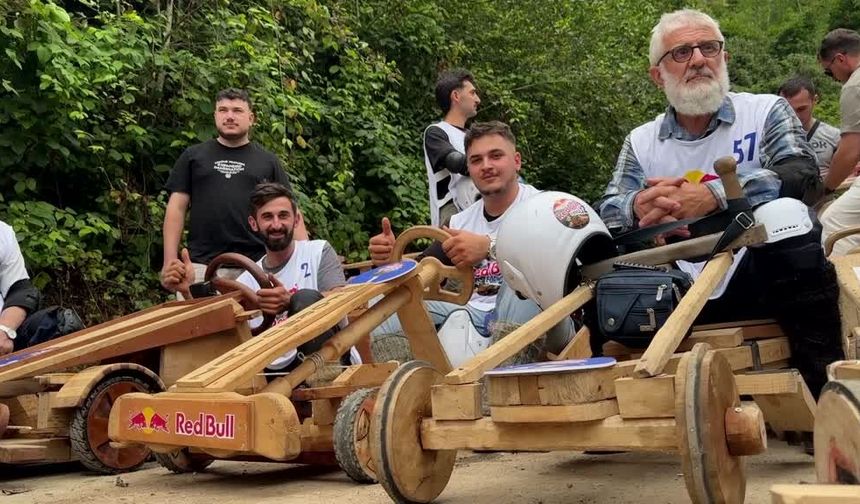 Tahta araba yarışları nefes kesti